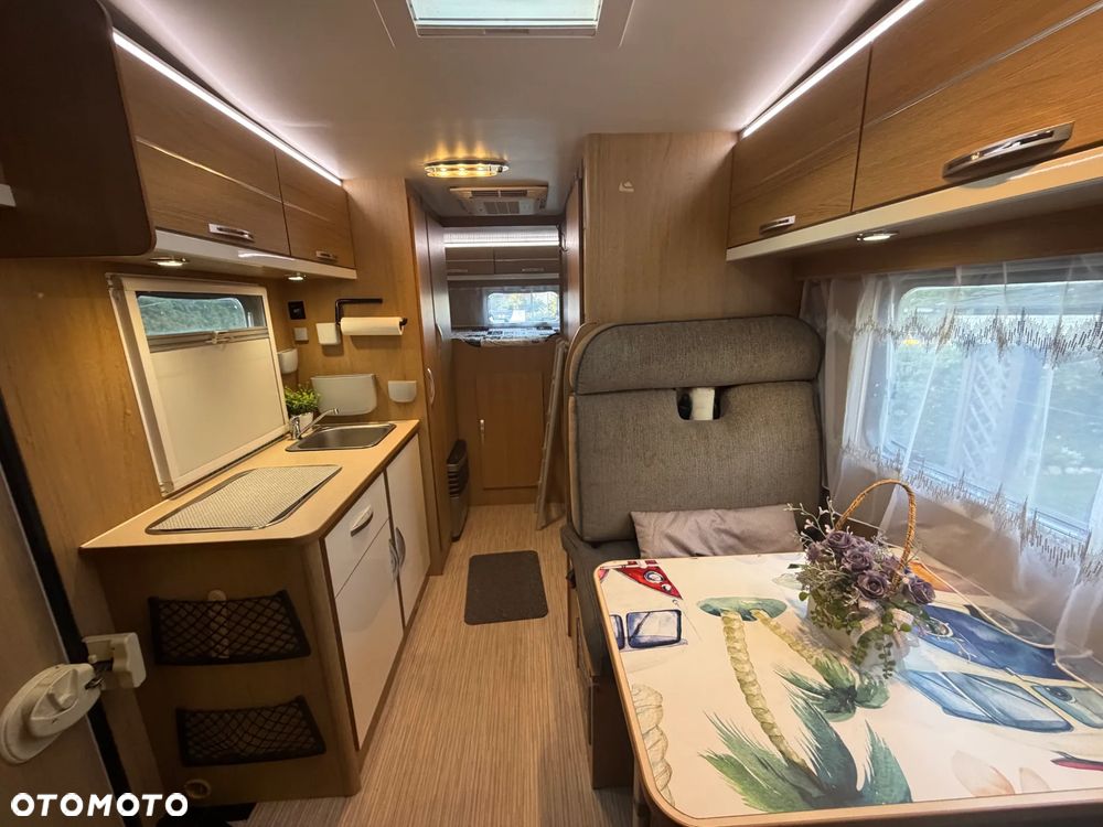 Hobby Kamper,camper I właściciel garażowany 6-osób - 11