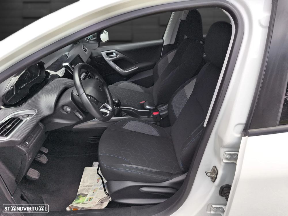 Peugeot 2008 1.2 PureTech Style - 9