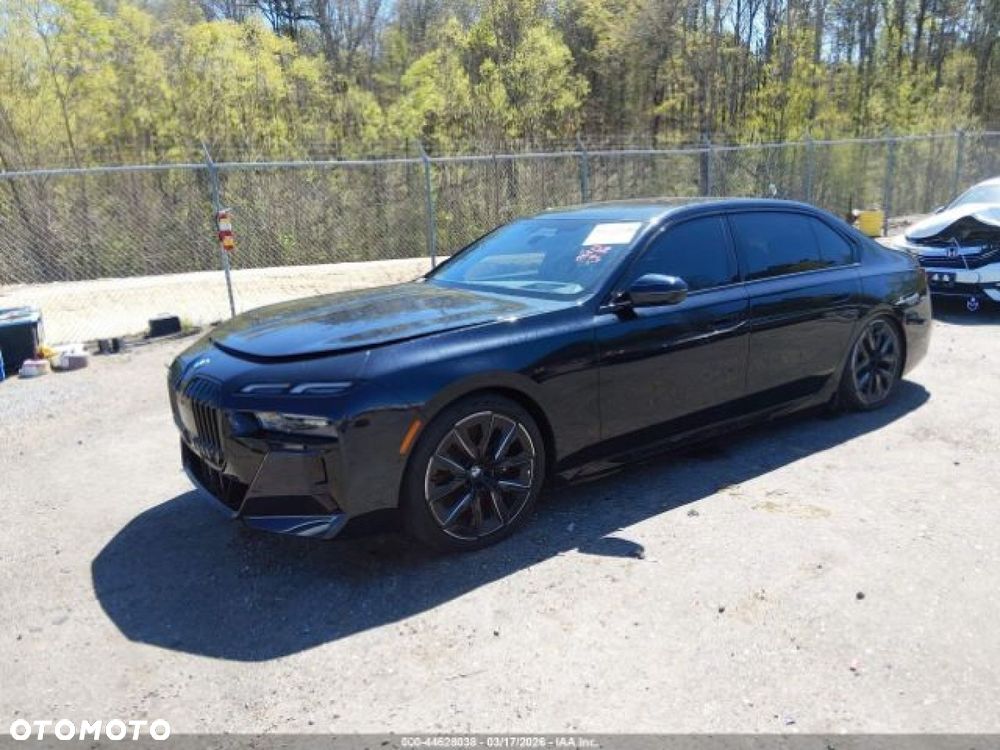 BMW i7 - 2