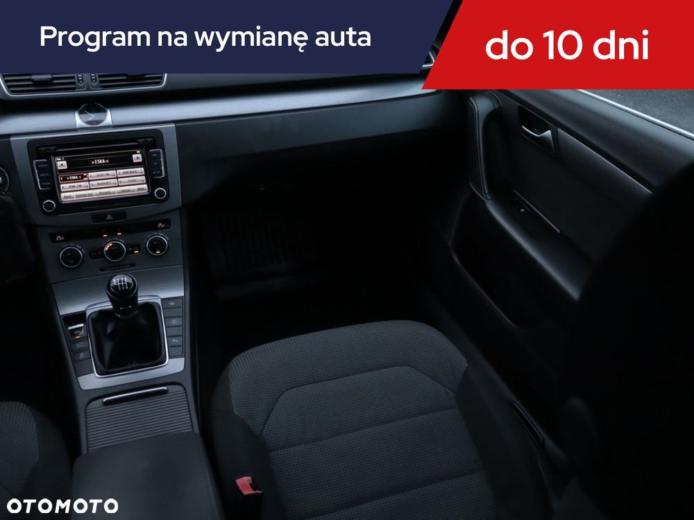 Volkswagen Passat - 10