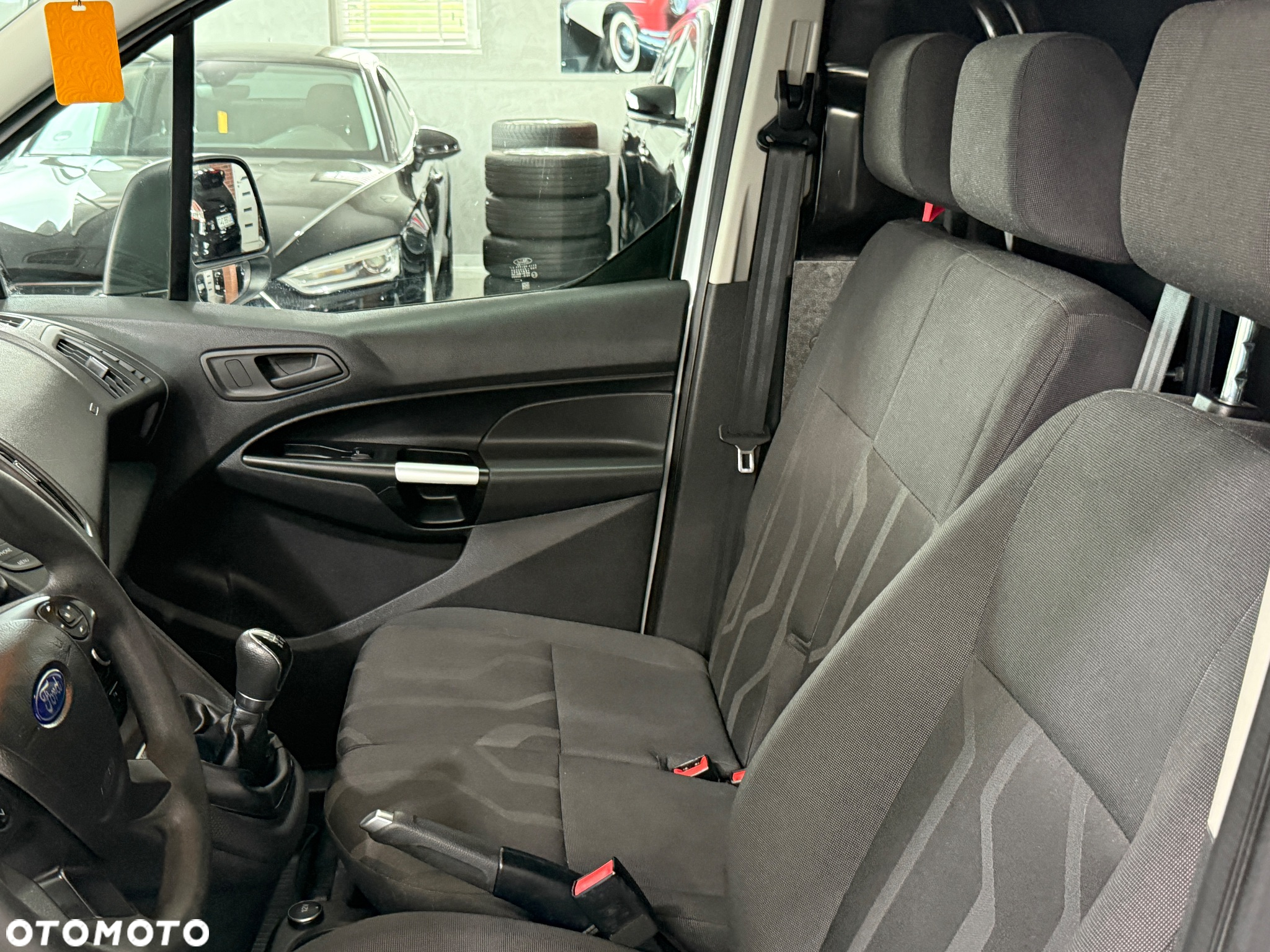 Ford Transit Connect - 11