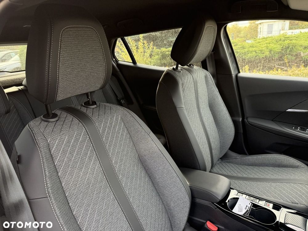 Peugeot 2008 1.2 PureTech Allure Pack S&S EAT8 - 17