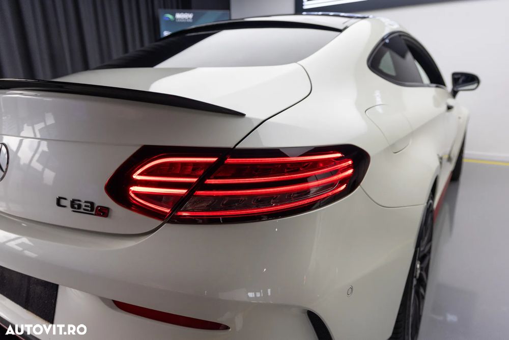 Mercedes-Benz C 63 AMG - 9