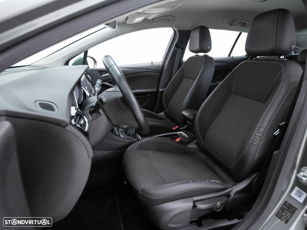 Opel Astra Sports Tourer - 8