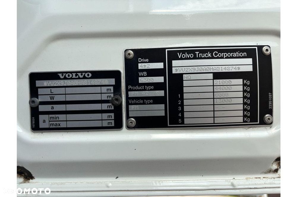 Volvo FM 330 4x2 + CARRIER - 21