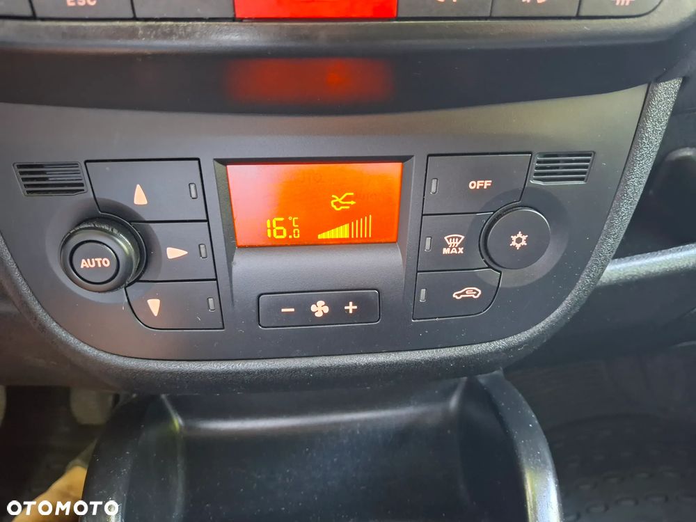 Fiat Doblo 1.4 T-Jet 16V Emotion - 35