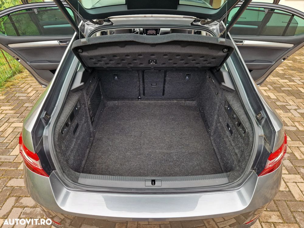 Skoda Superb 2.0 TDI DSG Ambition - 26