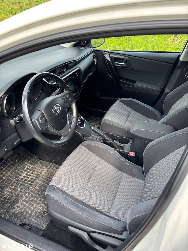 Toyota Auris - 5