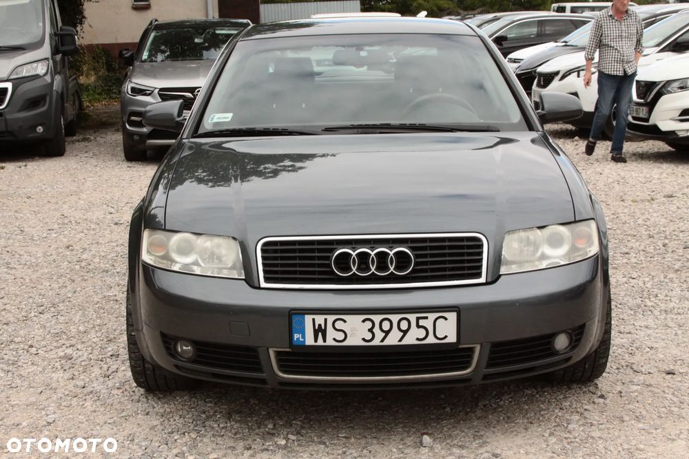 Audi A4 Limousine - 4