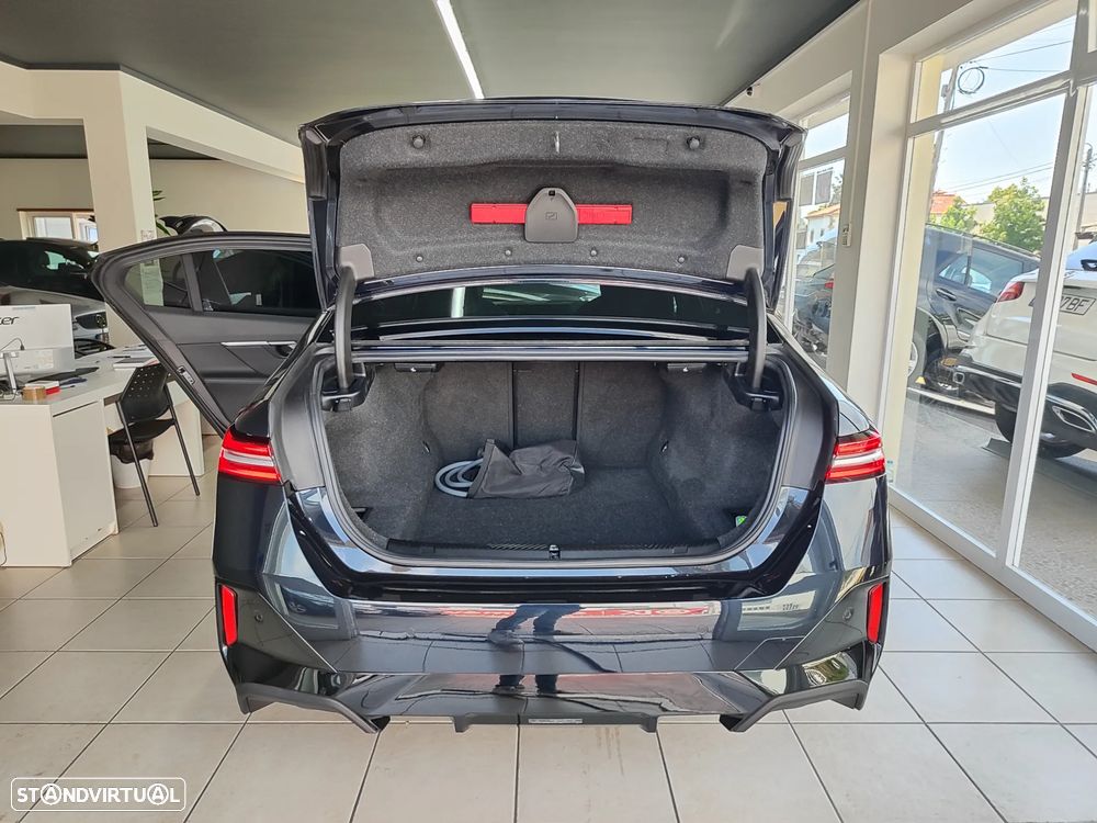 BMW 530 e Pack Desportivo M — fotografia 16