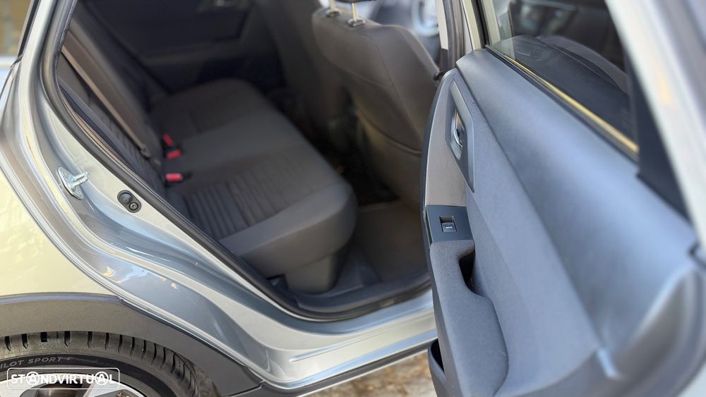 Toyota Auris Touring Sports 1.8 HSD Comfort +P.Techno+P.Sport - 19