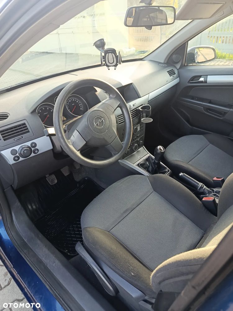 Opel Astra 1.6 Essentia - 5
