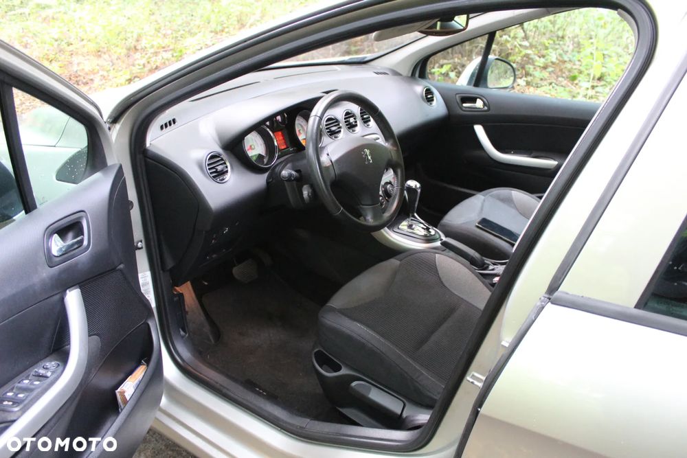 Peugeot 308 - 8