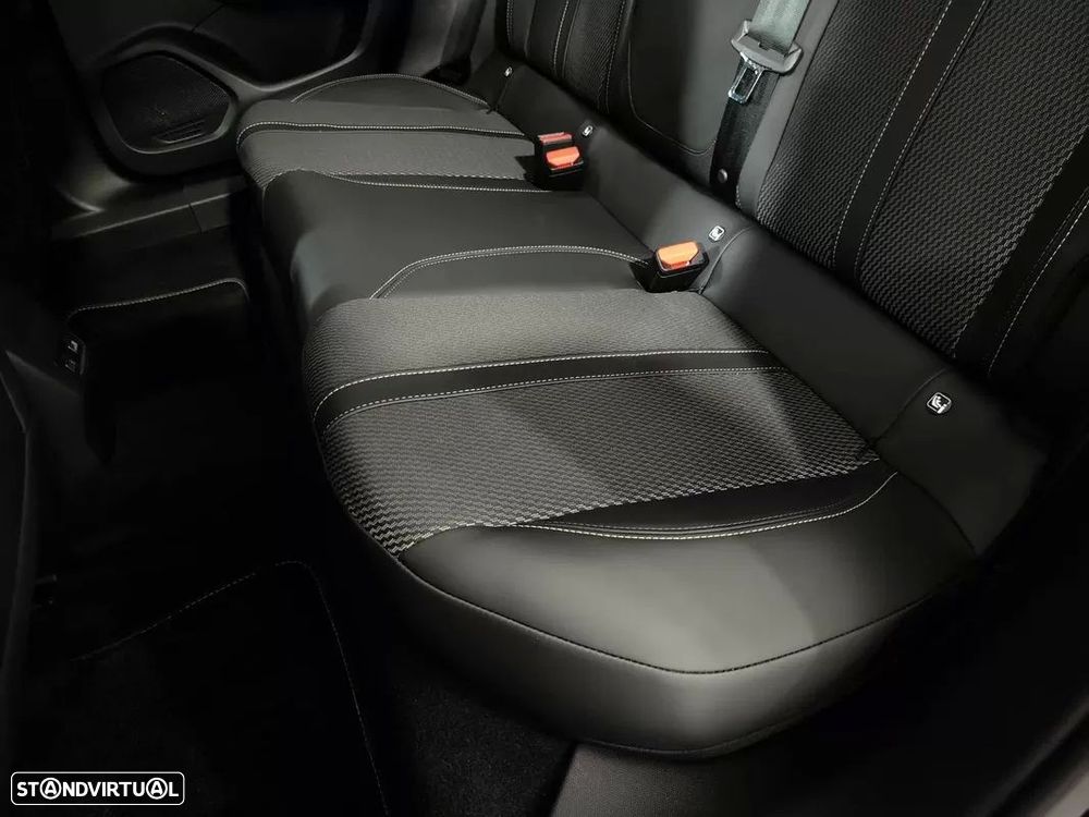 Peugeot e-2008 50 kWh GT Line - 43