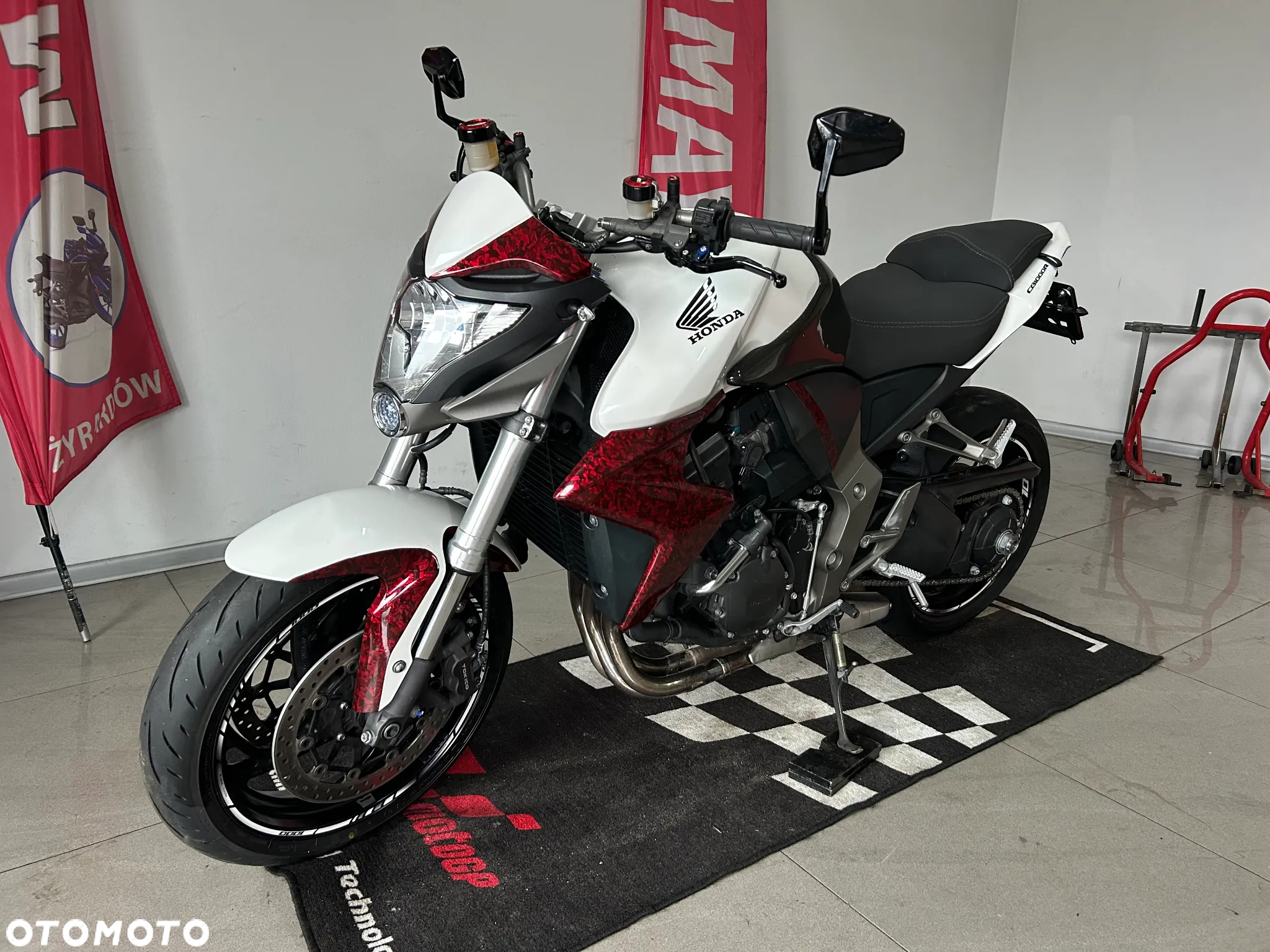 Honda CB - 8