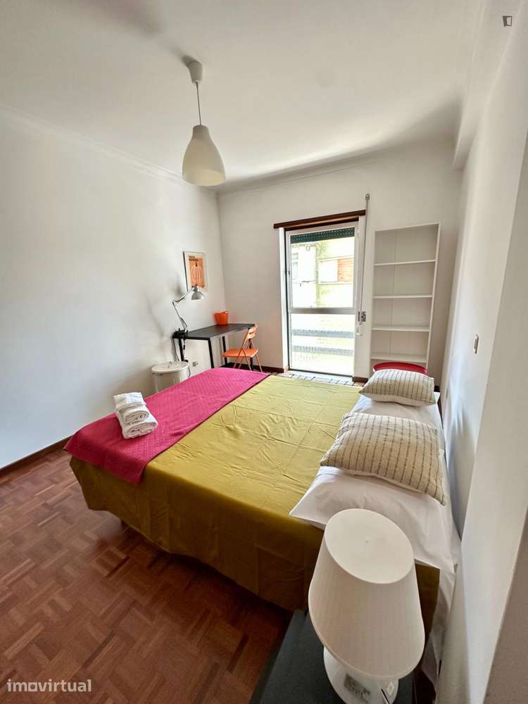 Quarto - localizado em  Coimbra - Grande imagem: 4/9
