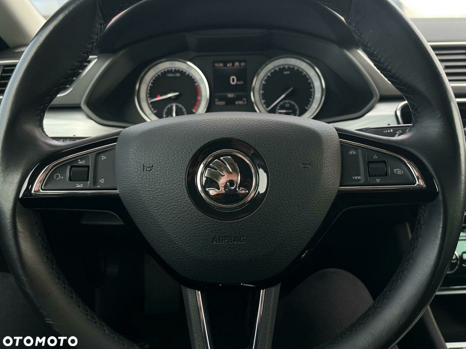 Skoda Superb 2.0 TSI Ambition DSG - 19