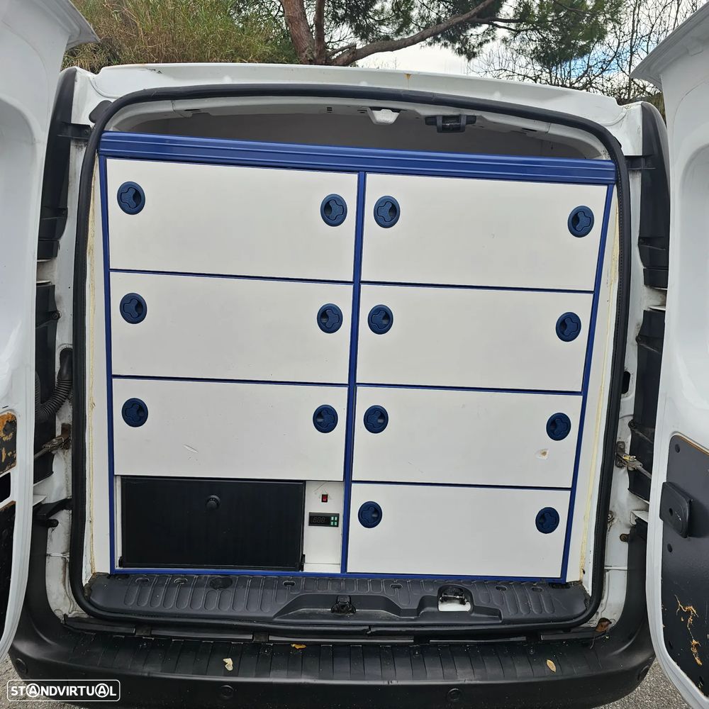 Renault Kangoo 3lug isótermica - 2