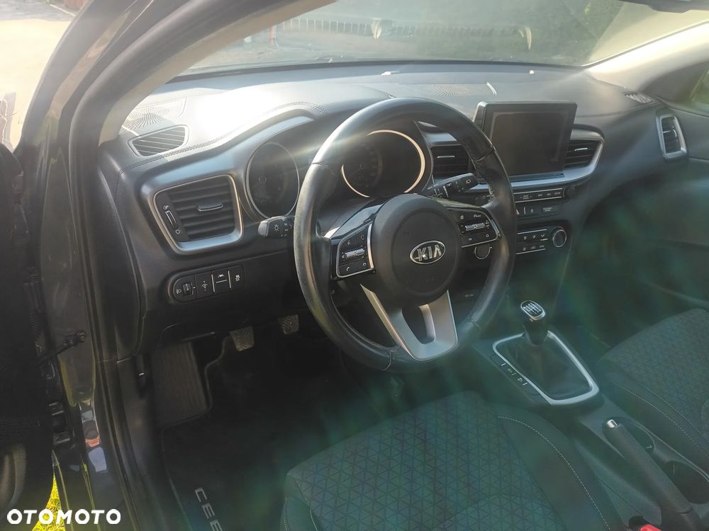 Kia Ceed - 23