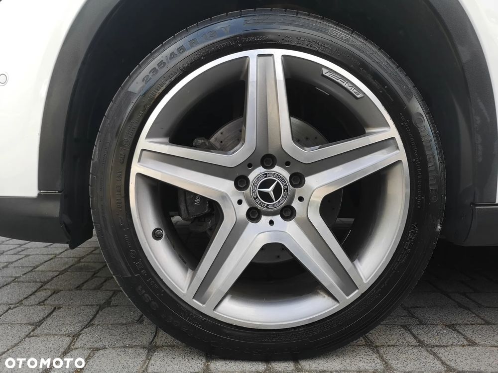 Mercedes-Benz GLA 220 4-Matic - 25