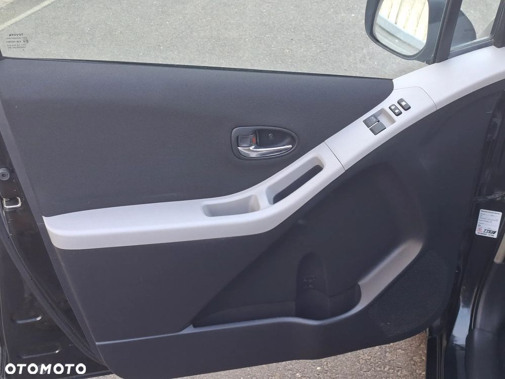 Toyota Yaris - 16