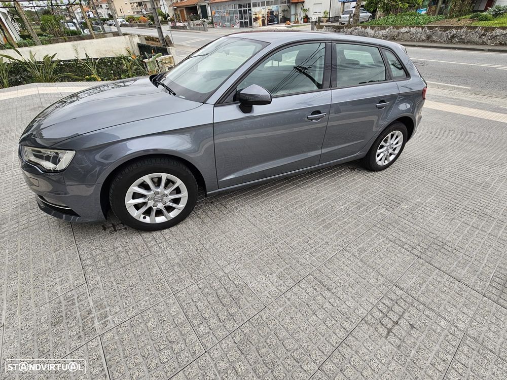 Audi A3 Sportback 1.6 TDI Attraction - 1