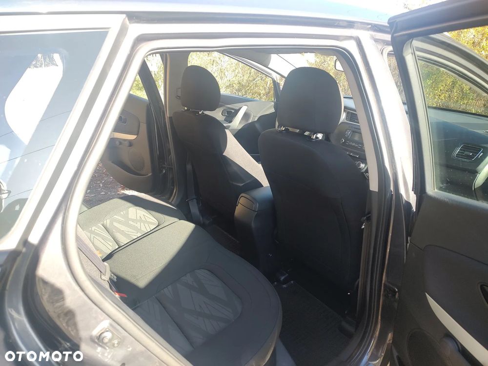 Kia Ceed - 9