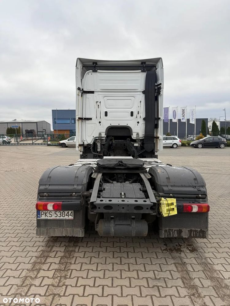 Mercedes-Benz Actros - 8