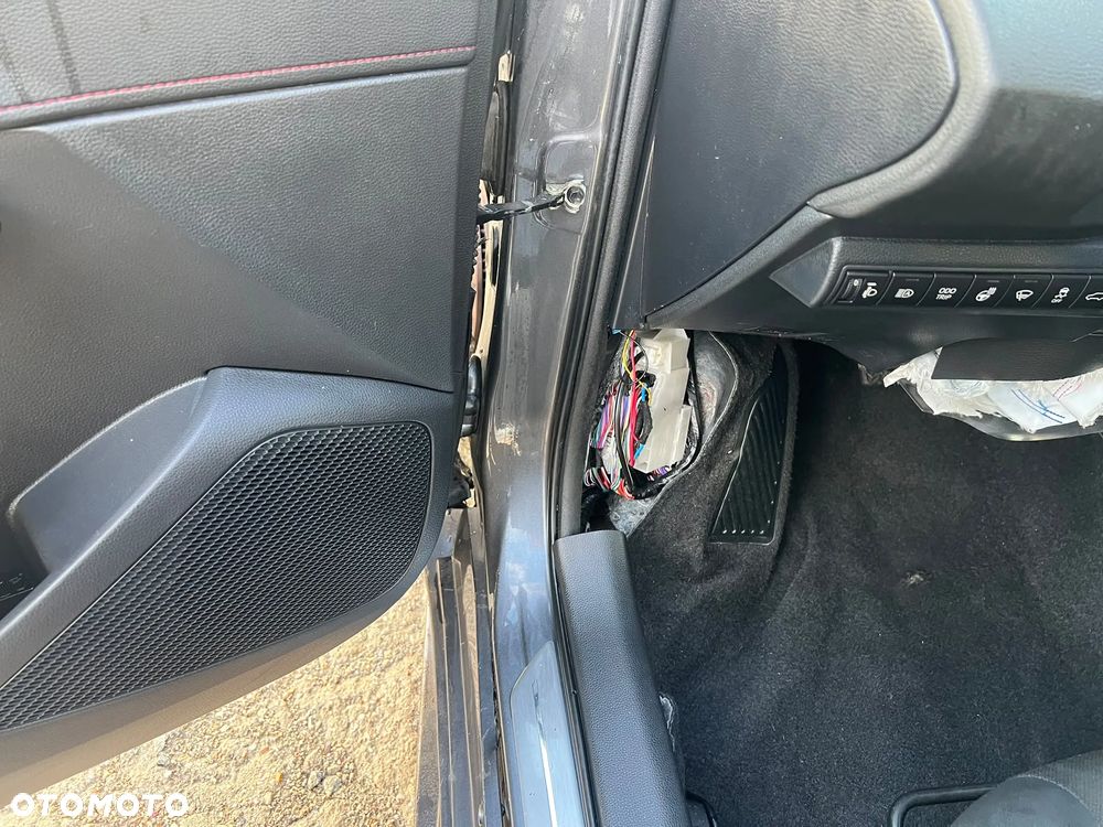 Toyota Corolla 1.8 Hybrid GR Sport - 39