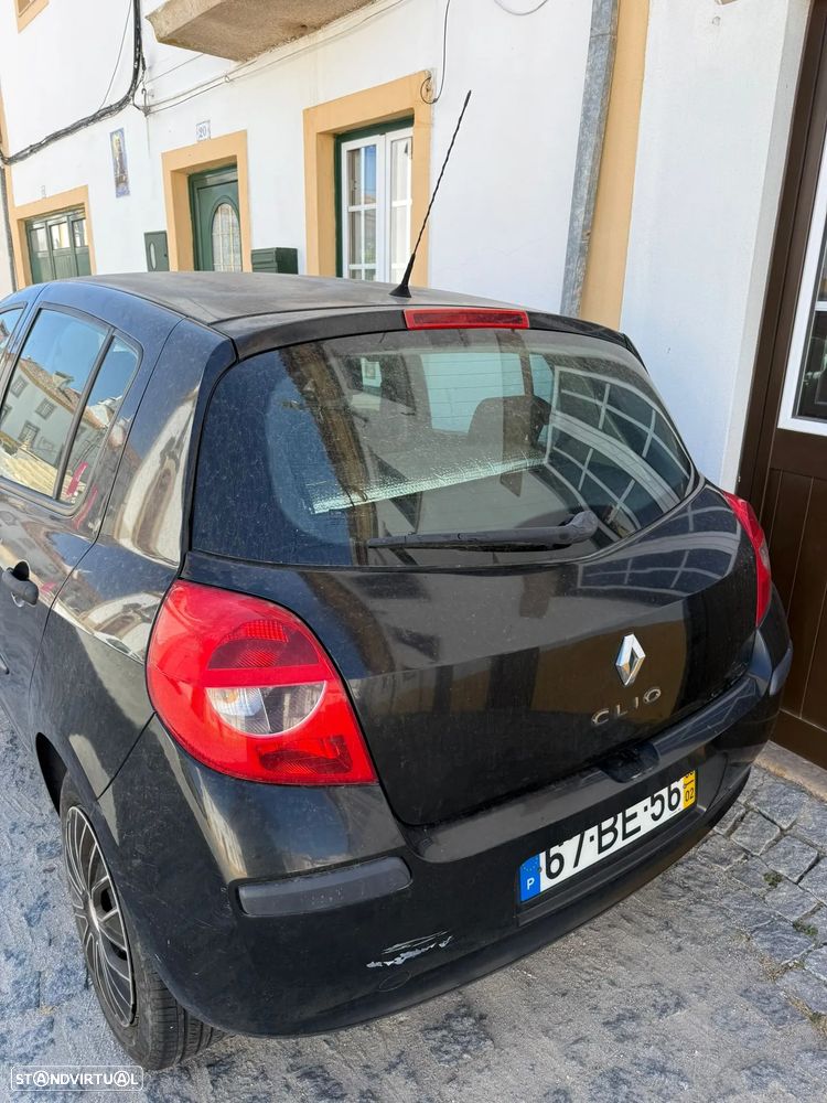 Renault Clio - 8