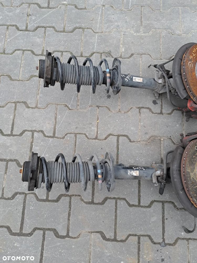 Volkswagen Golf VI Zwrotnica lewa prawa kopyto mc-pherson - 3