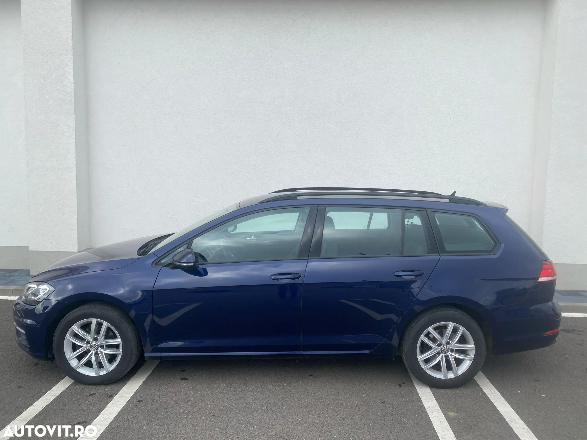 Volkswagen Golf 2.0 TDI SCR DSG Comfortline - 10