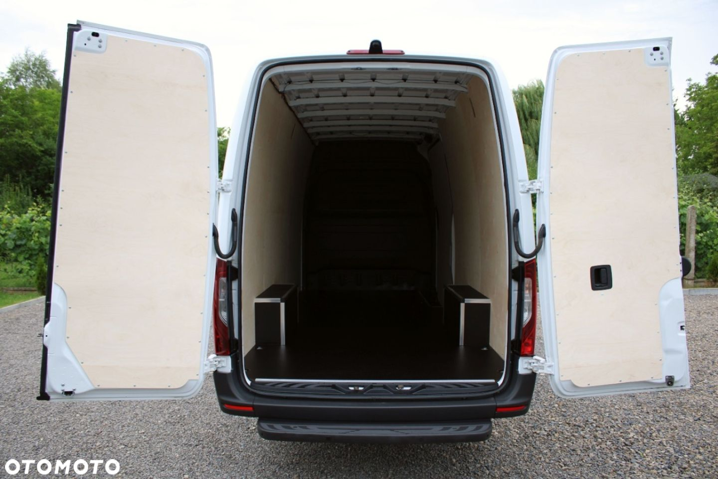 Mercedes-Benz Sprinter - 29