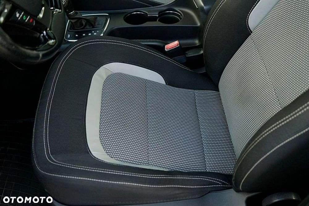 Kia Ceed - 12