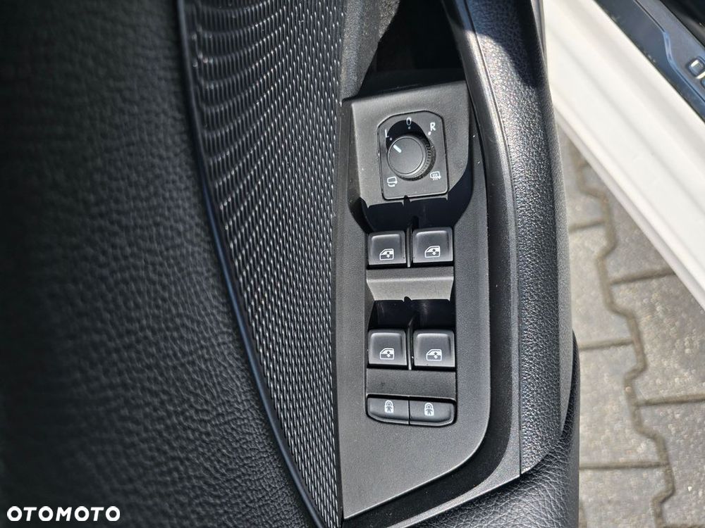 Skoda Octavia 1.5 TSI mHEV Selection DSG - 24