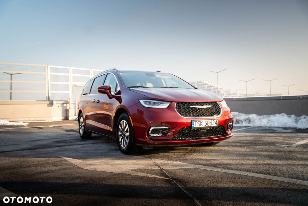 Chrysler Pacifica - 2