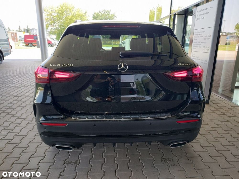 Mercedes-Benz GLA - 6
