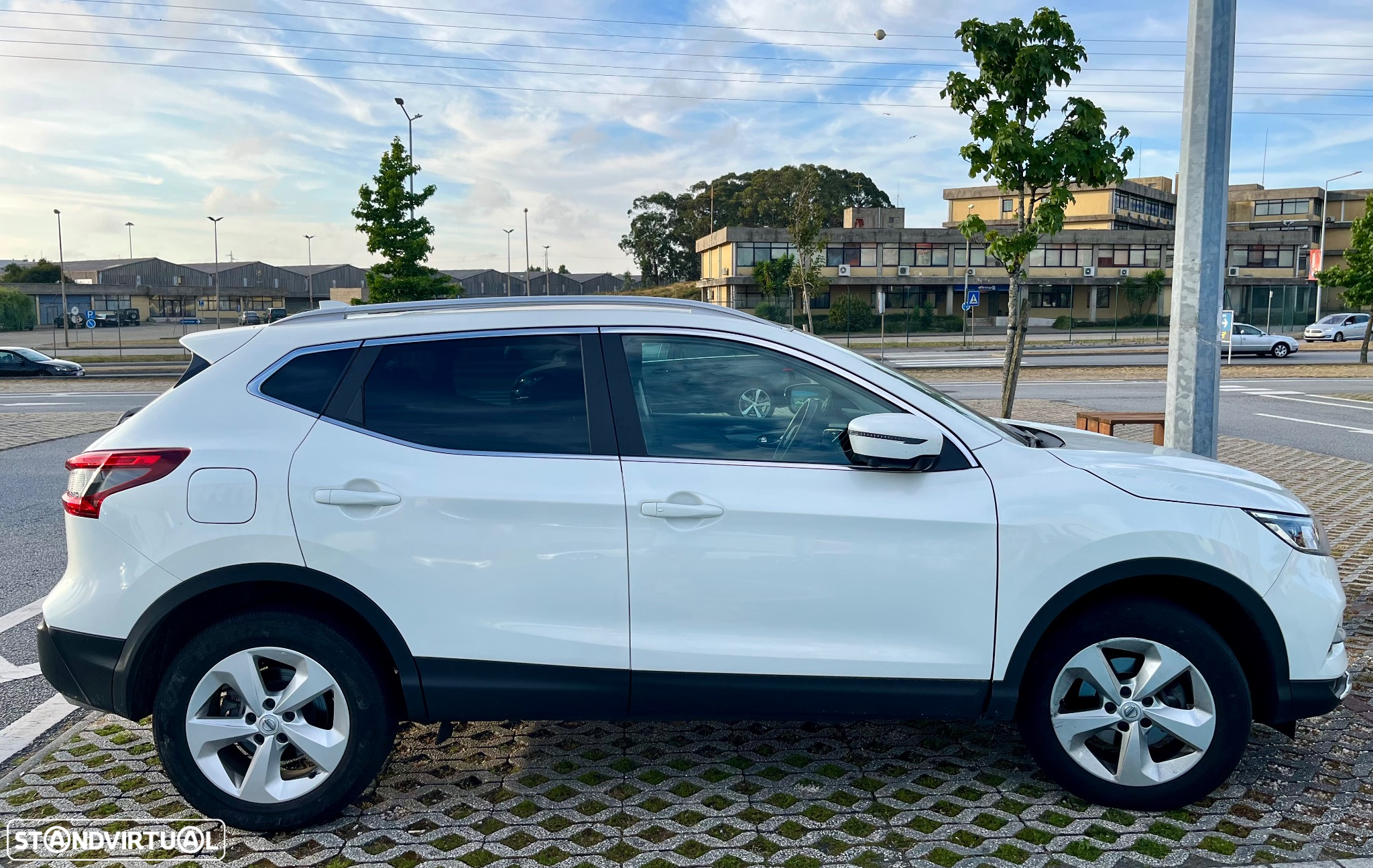 Nissan Qashqai 1.3 DIG-T N-Connecta - 2