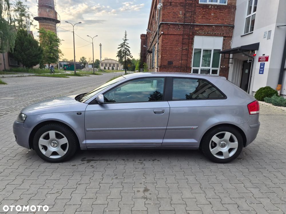 Audi A3 3-drzwiowe 1.6 Ambition - 5
