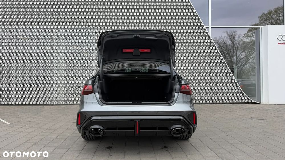 Audi RS3 Limousine - 7