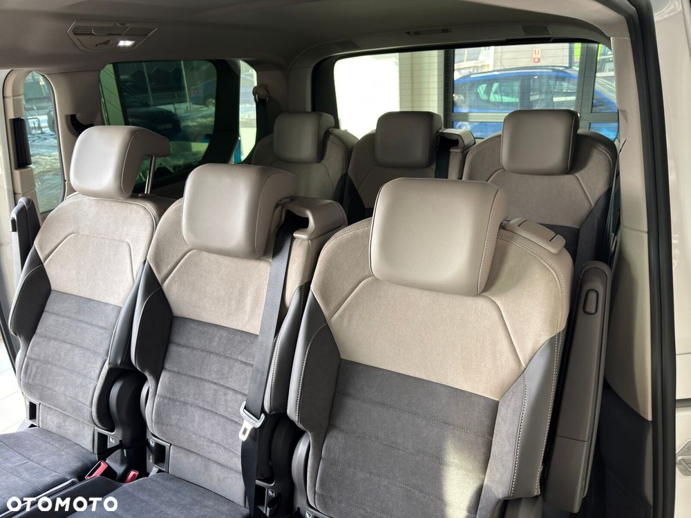 Volkswagen multivan EDITION L2 2.0 TDI 150 KM 7-DSG 8m - 18