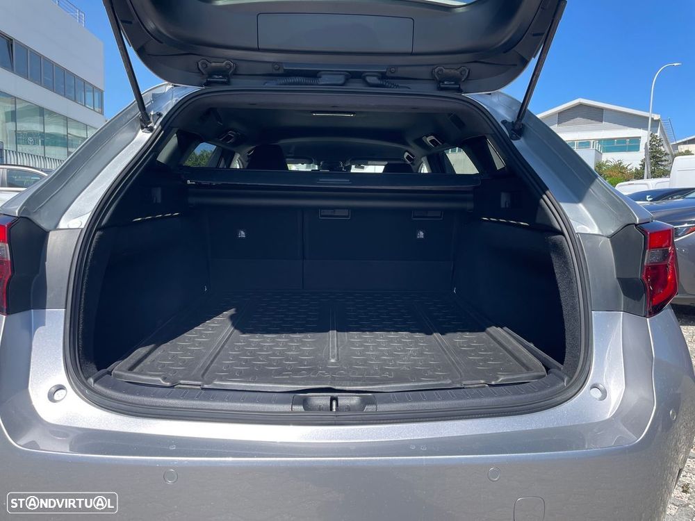 Toyota Corolla Touring Sports 1.8 Hybrid Comfort Plus - 11