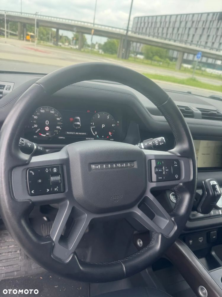 Land Rover Defender - 6