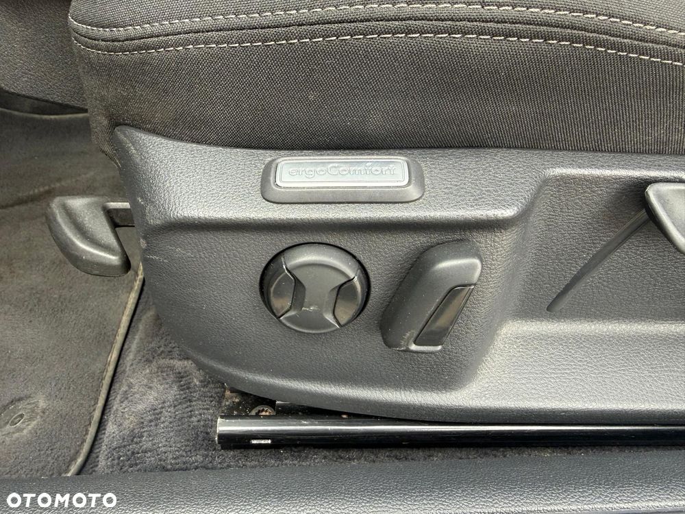 Volkswagen Passat 2.0 TDI (BlueMotion Technology) DSG Highline - 18