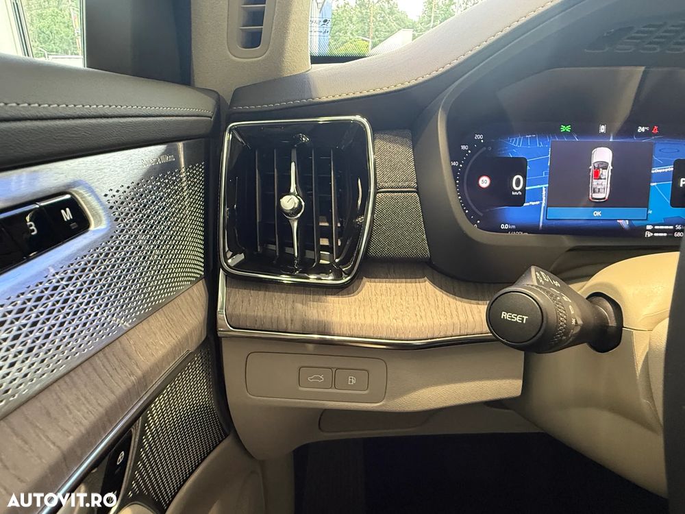 Volvo XC 90 T8 AWD PHEV Ultra Bright - 36