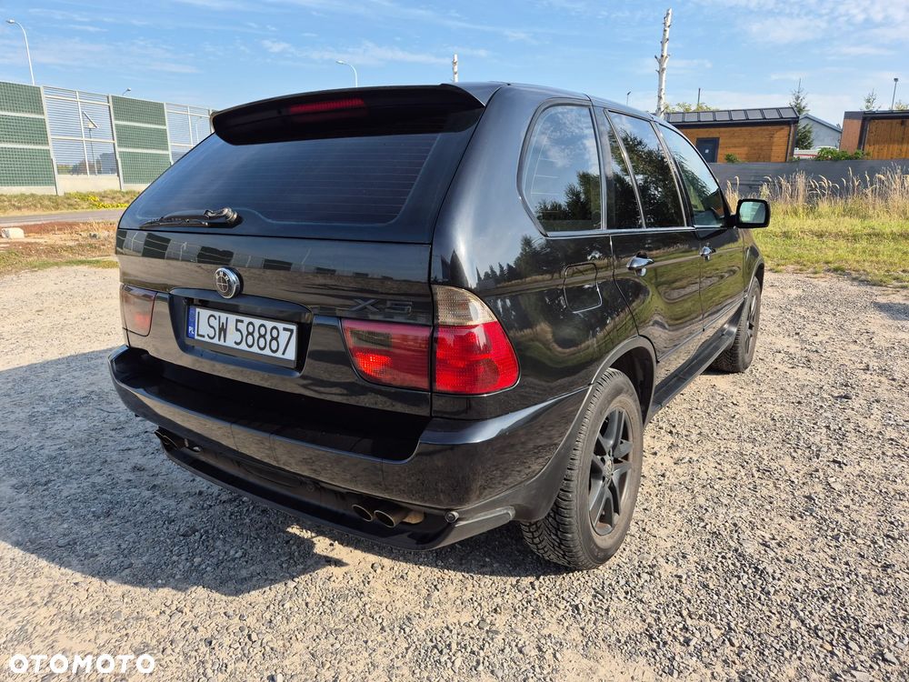 BMW X5 4.4i - 7