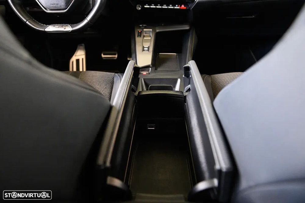 Peugeot 308 1.6 Hybrid GT e-EAT8 - 54