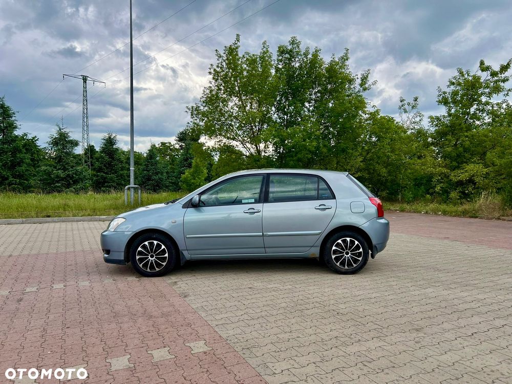 Toyota Corolla - 12