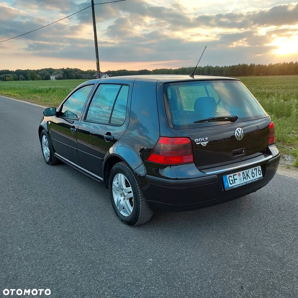 Volkswagen Golf 2002 photo 2