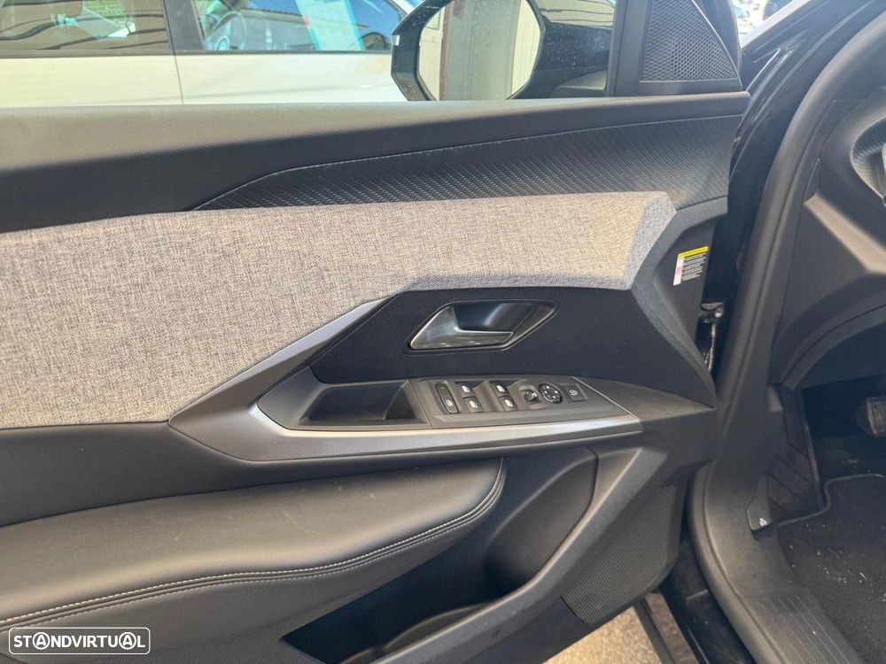 Peugeot E-3008 73 kWh Allure - 23